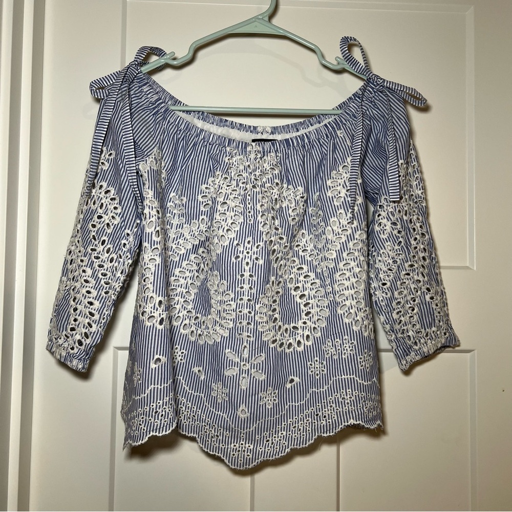 Women’s Express Blue and White Eyelet Off Shoulder Top Size Small 100% Cotton - Picture 2 of 11